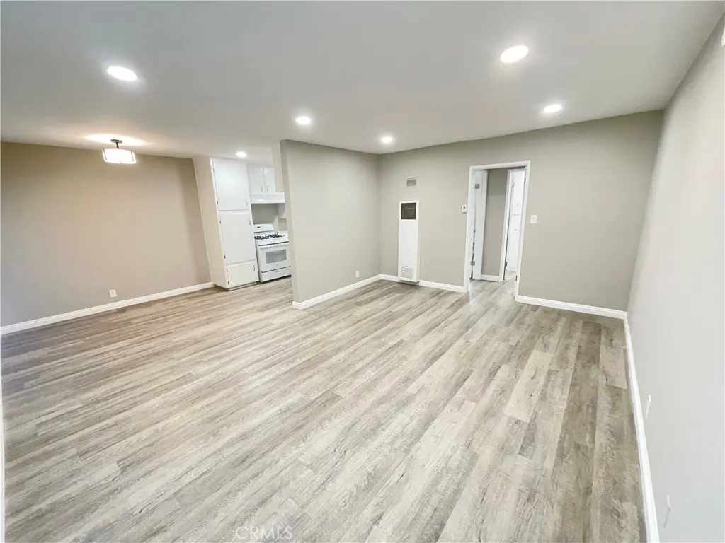 Residential Lease for rent at 919 E Acacia Avenue Q, Glendale, Los Angeles County, CA featuring 1 bed and 1 bath