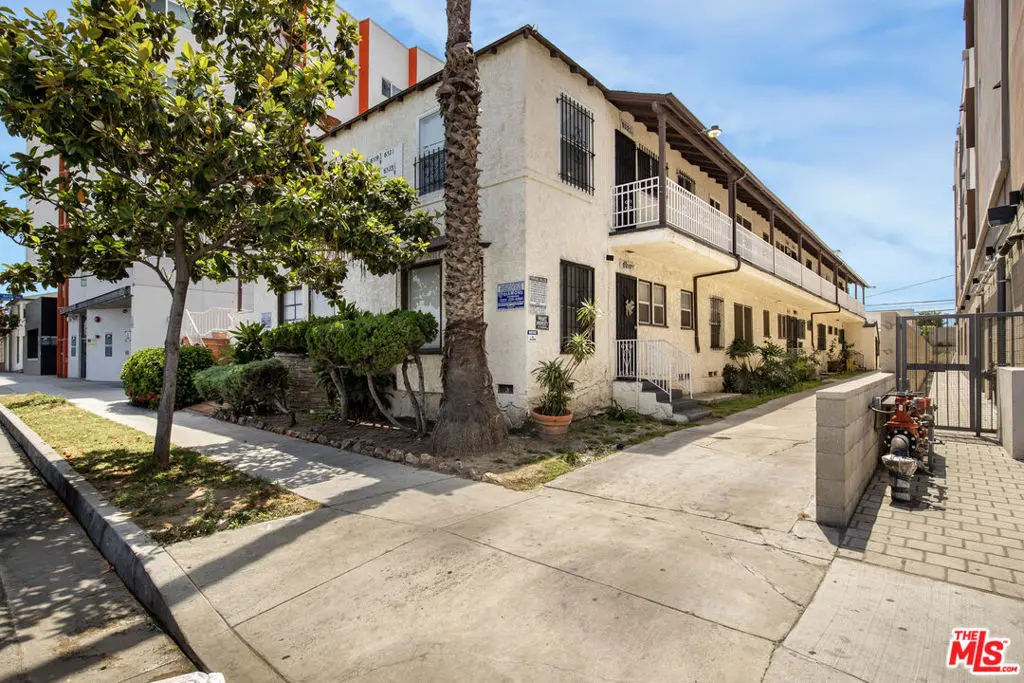 6519 Crenshaw Boulevard, Los Angeles, CA — listing photo 1