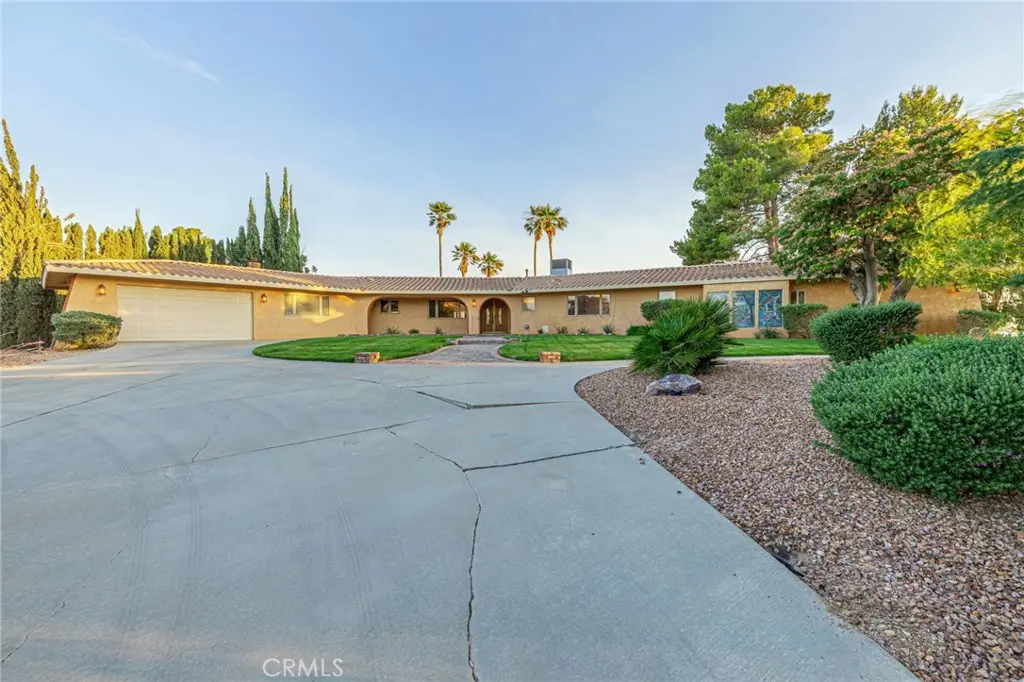 19459 Shasta Road, Apple Valley, CA — listing photo 1