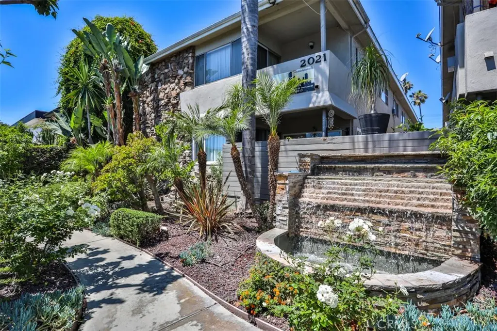 Apartment for sale at 2015 Chariton, Los Angeles, CA