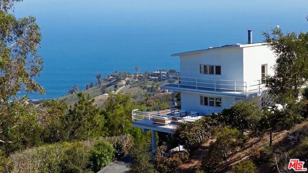 21733 Castlewood Drive, Malibu, CA — listing photo 1