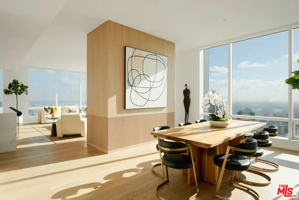 Residential Lease for rent at 1000 W 8th Street 5801, Los Angeles, Los Angeles County, CA featuring 3 beds and 4 baths