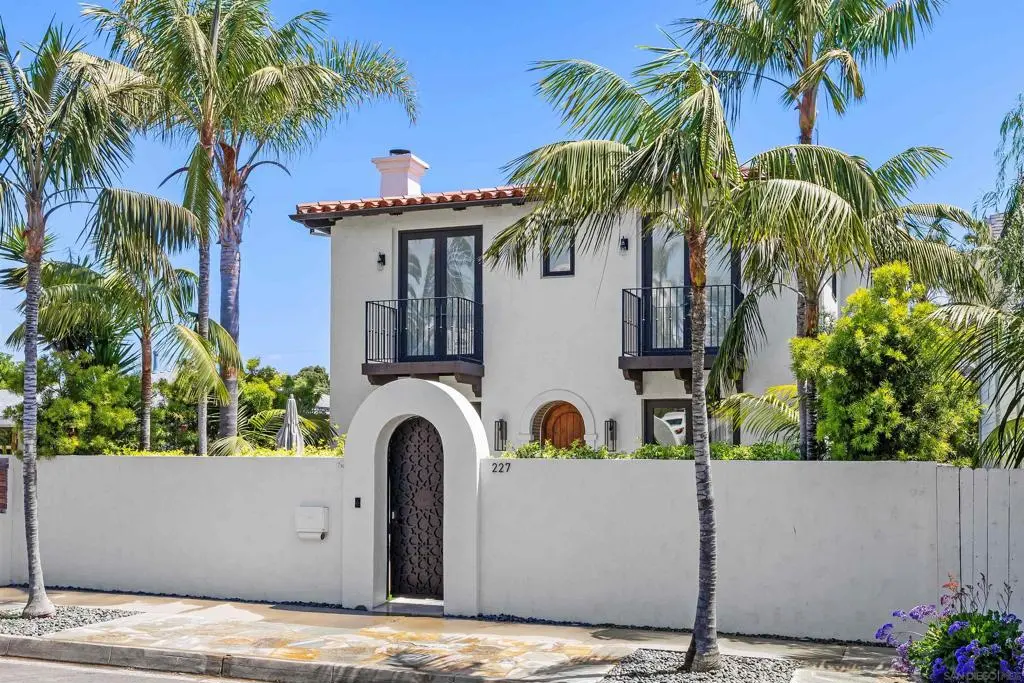 Single Family Residence for rent at 227 Neptune Ave, Encinitas, CA featuring 4 beds and 3 baths