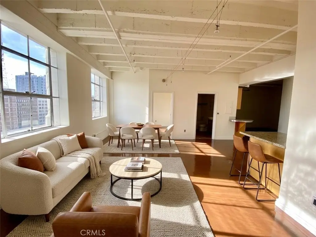 Residential Lease for rent at 312 W 5th Street 1017, Los Angeles, Los Angeles County, CA featuring 1 bed and 1 bath