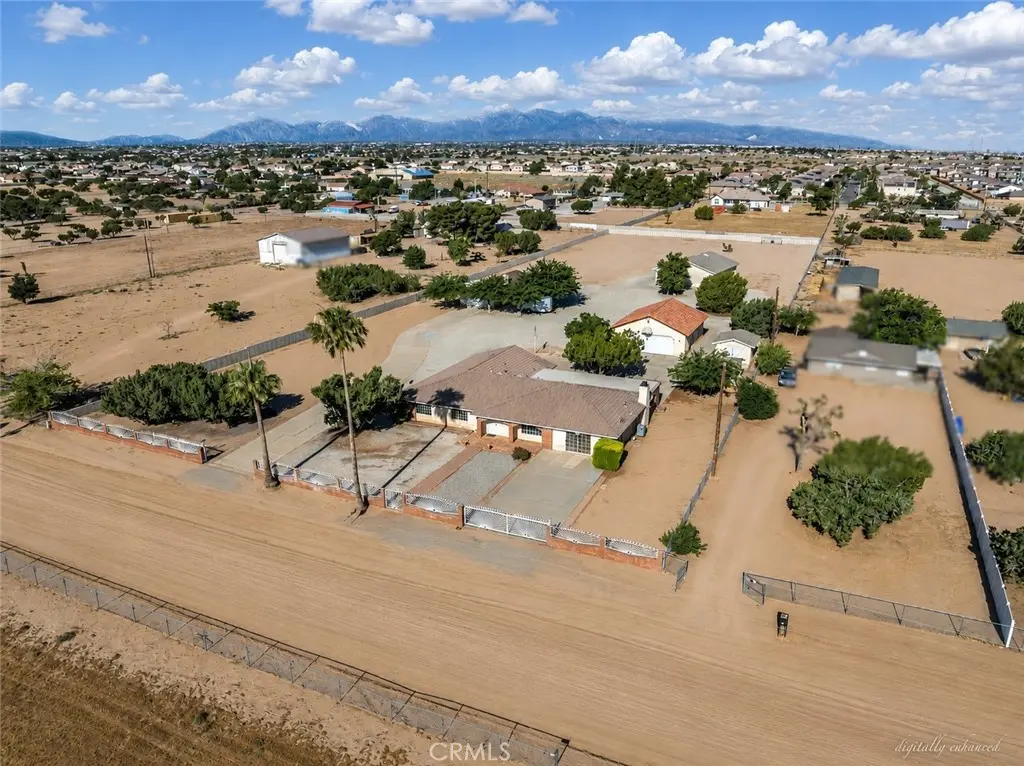 8756 Oakwood, Hesperia, CA — listing photo 1