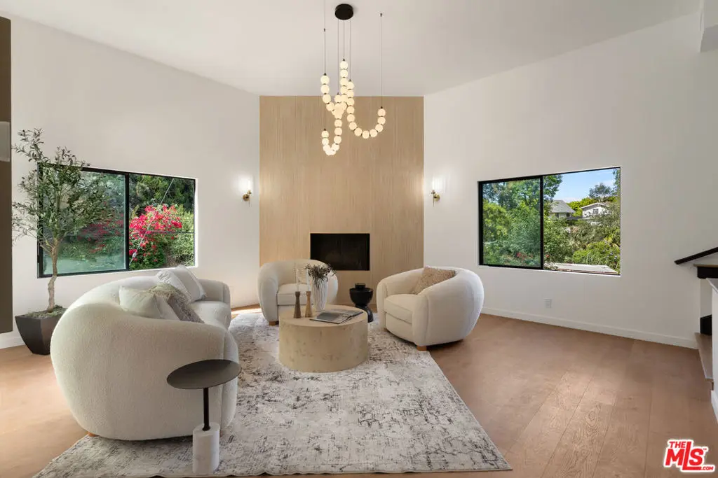 Residential Lease for rent at 8506 Oak Court, Los Angeles, Los Angeles County, CA featuring 4 beds and 4 baths