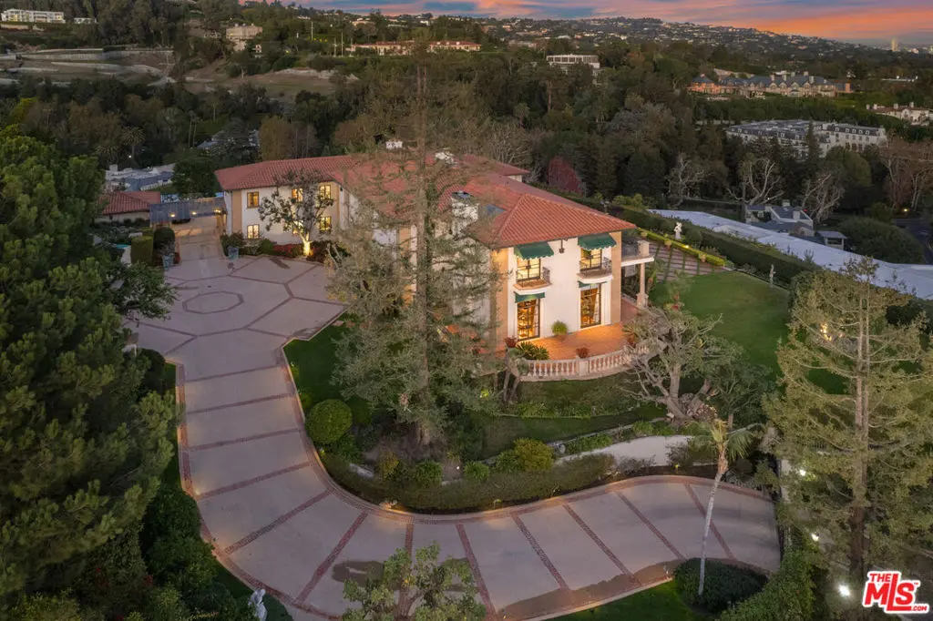 Residential Lease for rent at 642 Siena Way, Los Angeles, Los Angeles County, CA featuring 5 beds and 7 baths