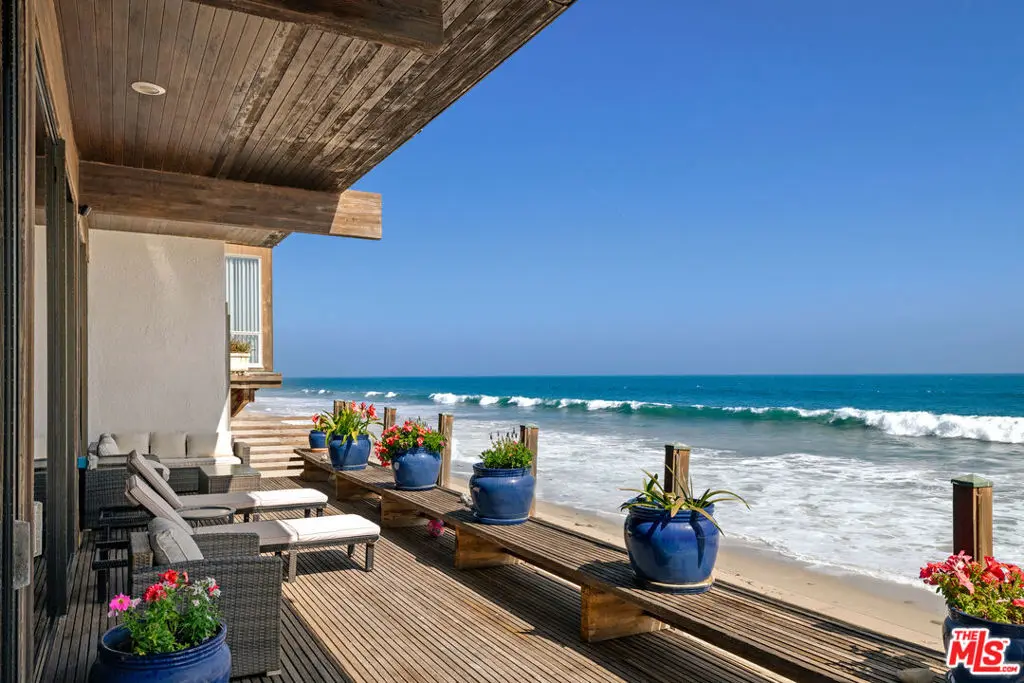 Residential Lease for rent at 24638 Malibu Road, Malibu, Los Angeles County, CA featuring 4 beds and 2 baths