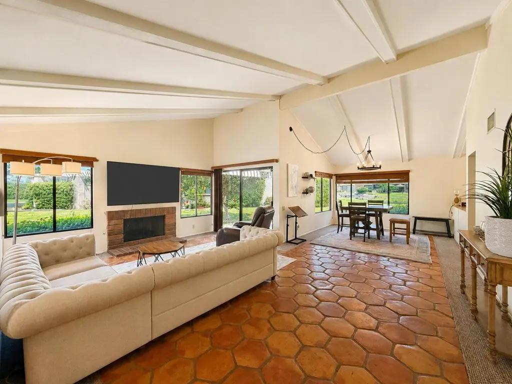 Single Family Residence for rent at 30 Tennis Club Drive, Rancho Mirage, CA featuring 3 beds and 2 baths