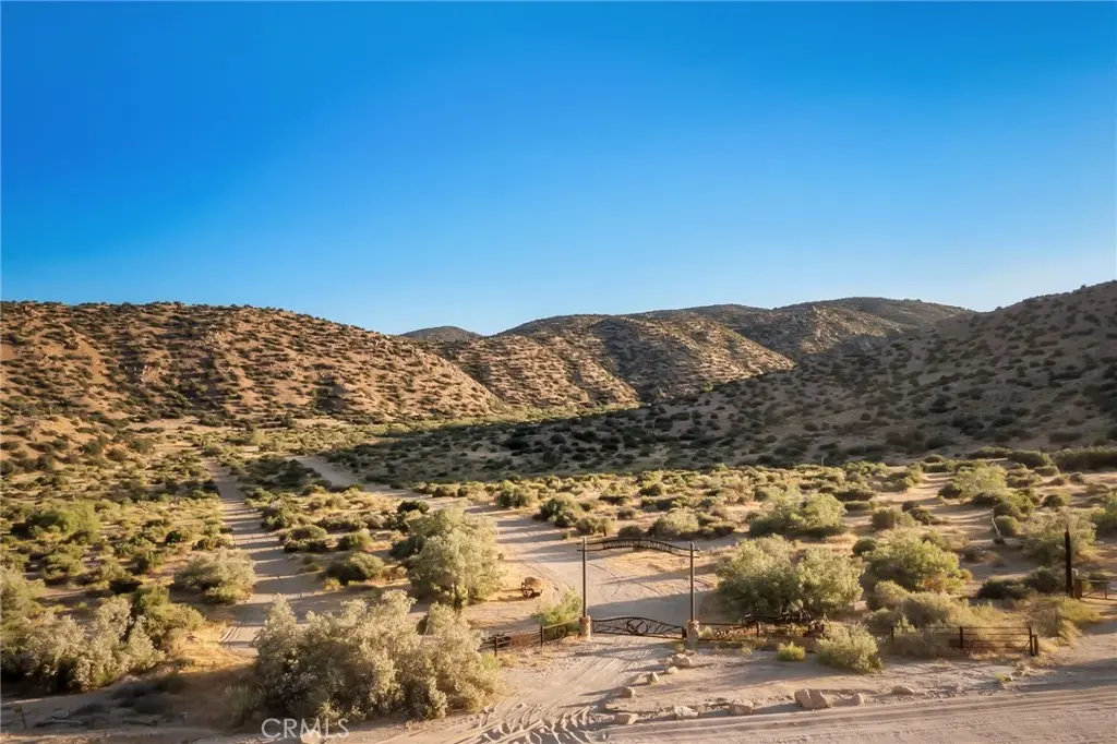50285 Burns Canyon, Pioneertown, CA — listing photo 1