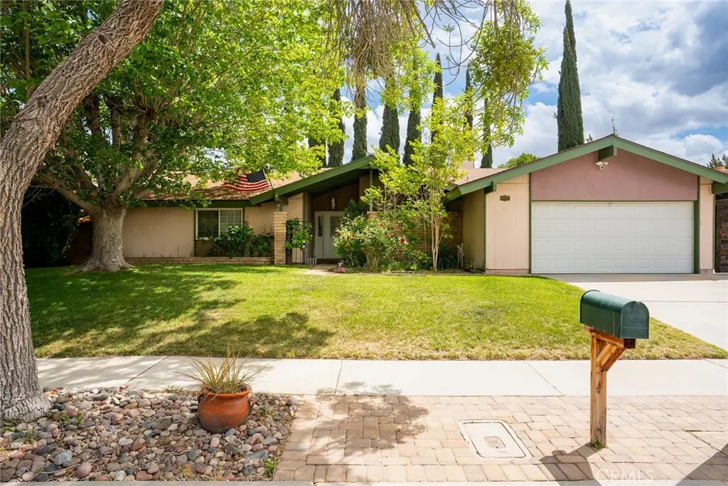 Single Family Residence for sale at 43946 Galion, Lancaster, CA featuring 3 beds and 2 baths