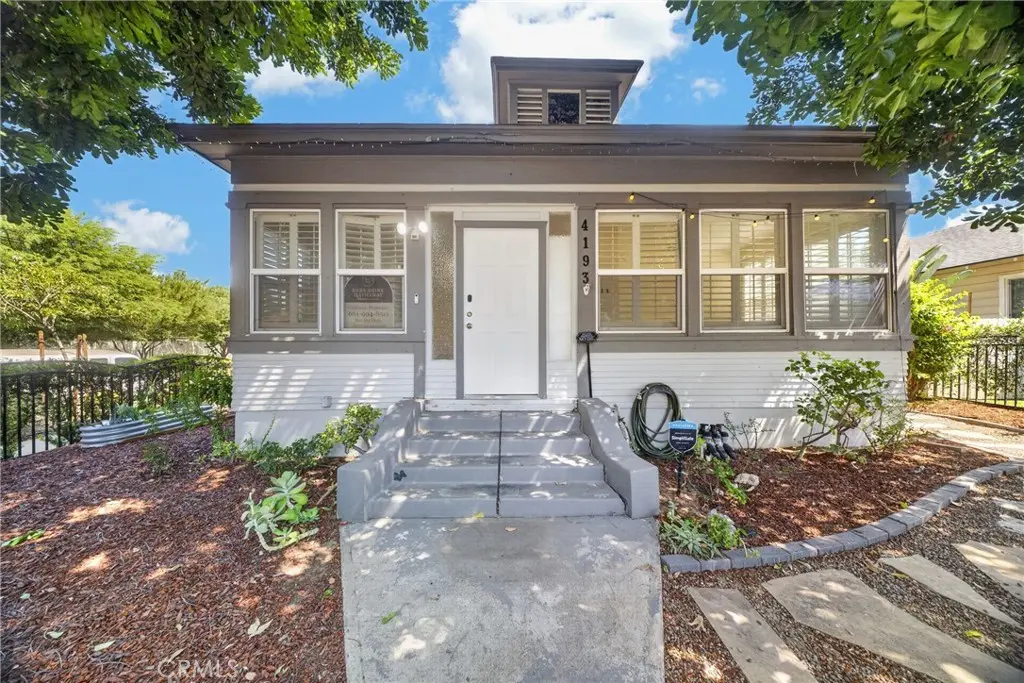 Residential Lease for rent at 4193 5th, Riverside, Riverside County, CA featuring 3 beds and 2 baths