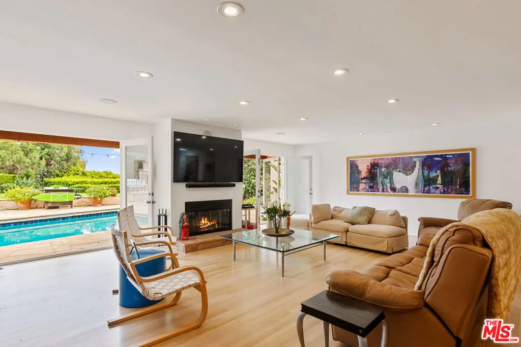 Residential Lease for rent at 7122 Dume Drive, Malibu, Los Angeles County, CA featuring 3 beds and 4 baths