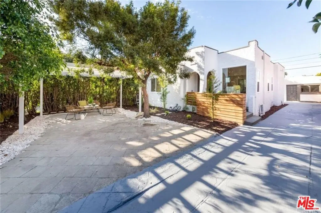 Residential Lease for rent at 1435 W 71st Street, Los Angeles, Los Angeles County, CA featuring 3 beds and 2 baths