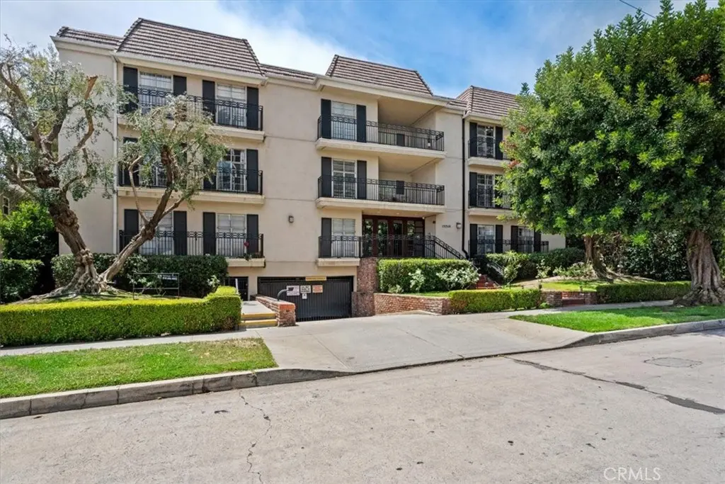 15248 Dickens Street 205, Sherman Oaks, CA — listing photo 1