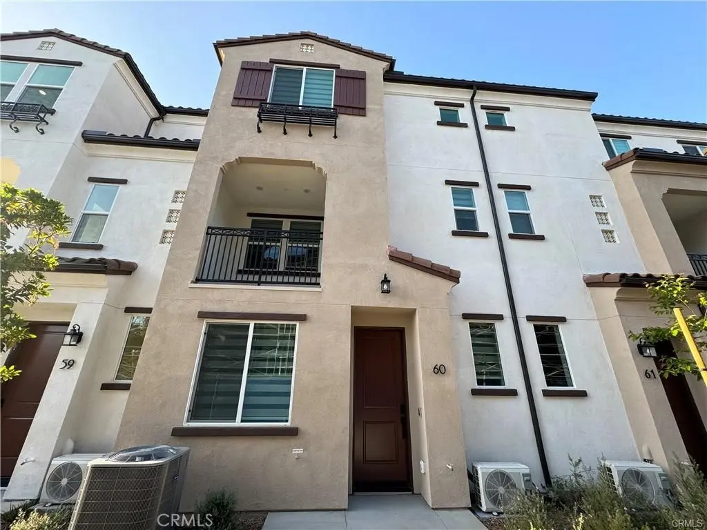 Condominium for rent at 2317 W Broadway 60, Anaheim, CA featuring 4 beds and 4 baths
