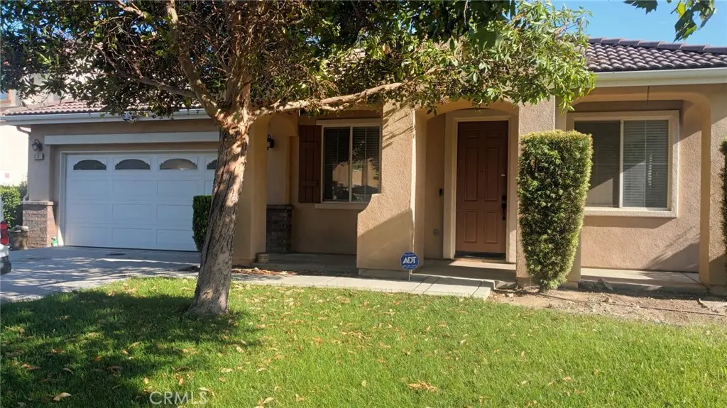 Single Family Residence for rent at 16141 San Jacinto ave, Fontana, CA featuring 4 beds and 2 baths