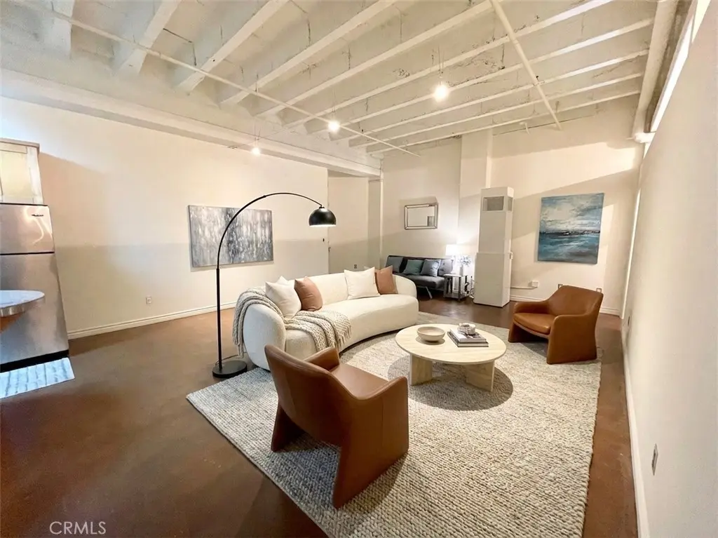 Residential Lease for rent at 312 W 5th Street 510, Los Angeles, Los Angeles County, CA featuring 2 beds and 1 bath