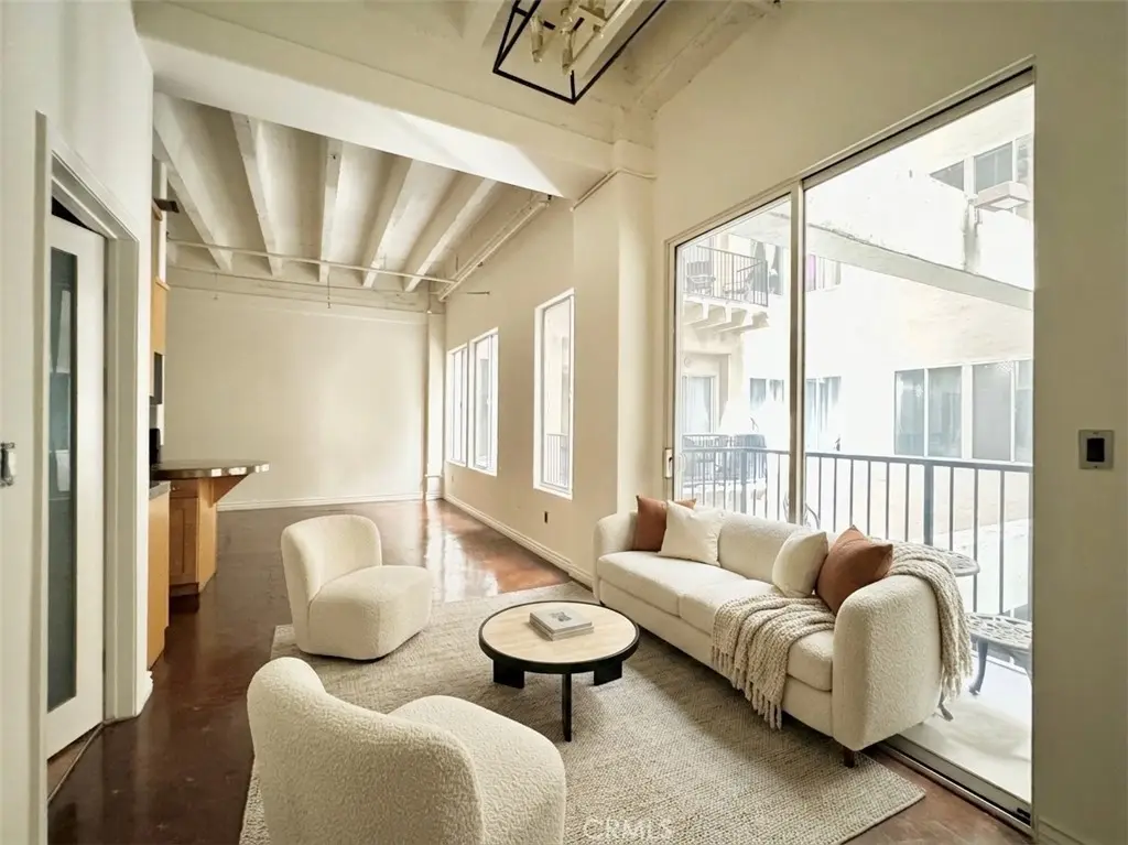 Residential Lease for rent at 312 W 5th Street 521, Los Angeles, Los Angeles County, CA and 1 bath