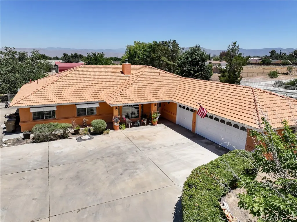 8585 Hickory, Hesperia, CA — listing photo 1