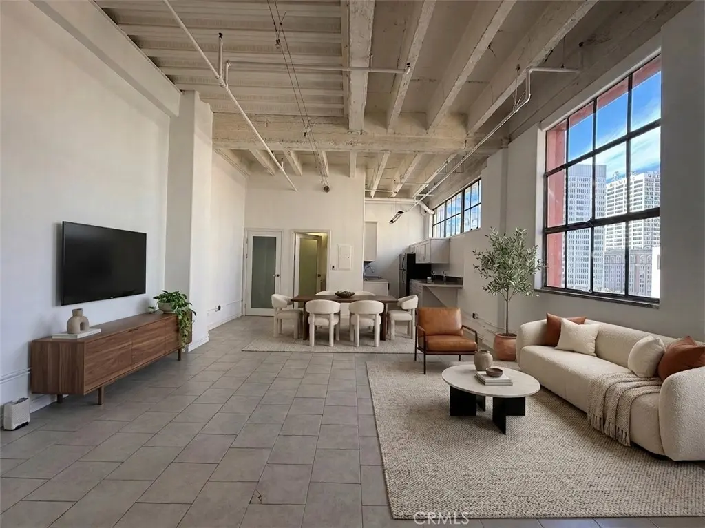 Residential Lease for rent at 312 W 5th Street 826, Los Angeles, Los Angeles County, CA and 1 bath