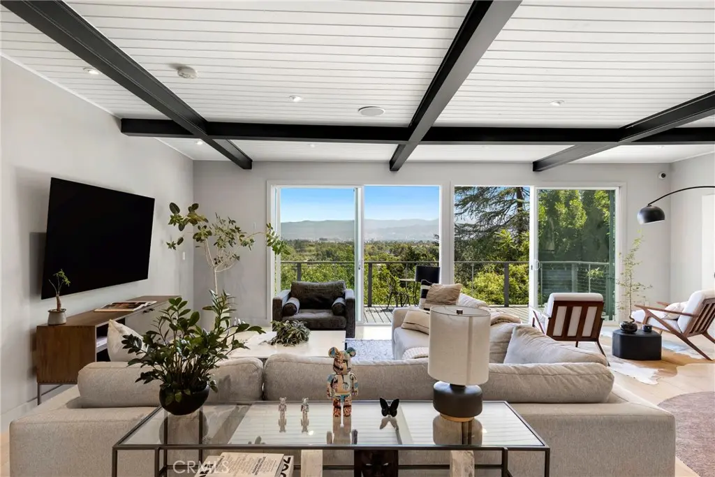 11661 Picturesque Dr, Studio City, CA — listing photo 1