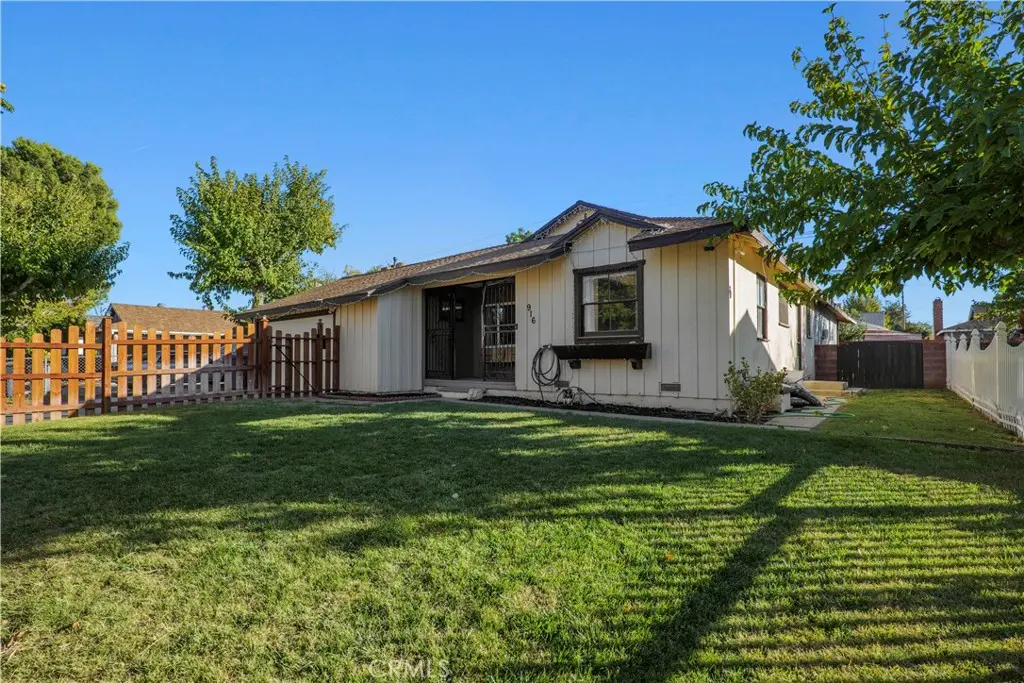 Single Family Residence for sale at 916 W Avenue J8, Lancaster, CA featuring 3 beds and 2 baths