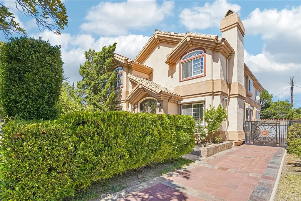 Single Family Residence for sale at 1948 N Catalina Street, Los Angeles, CA featuring 3 beds and 4 baths
