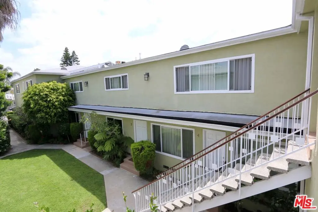Residential Lease for rent at 1536 Harvard Street 6, Santa Monica, Los Angeles County, CA featuring 3 beds and 2 baths