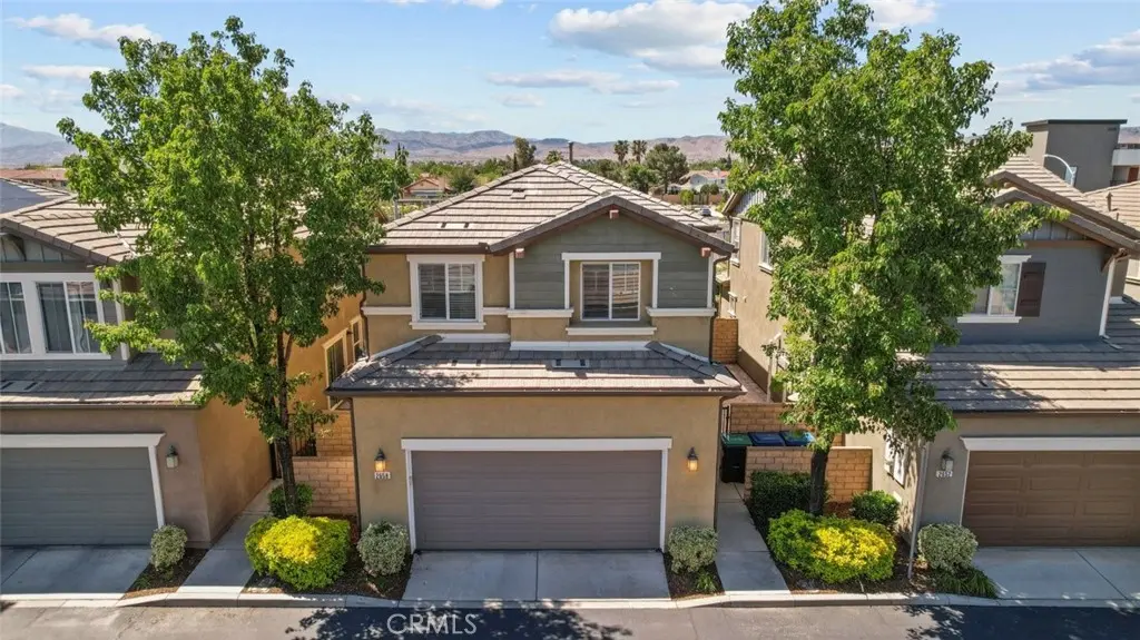 Townhouse for rent at 2658 Greenwood Court, Palmdale, CA featuring 4 beds and 3 baths
