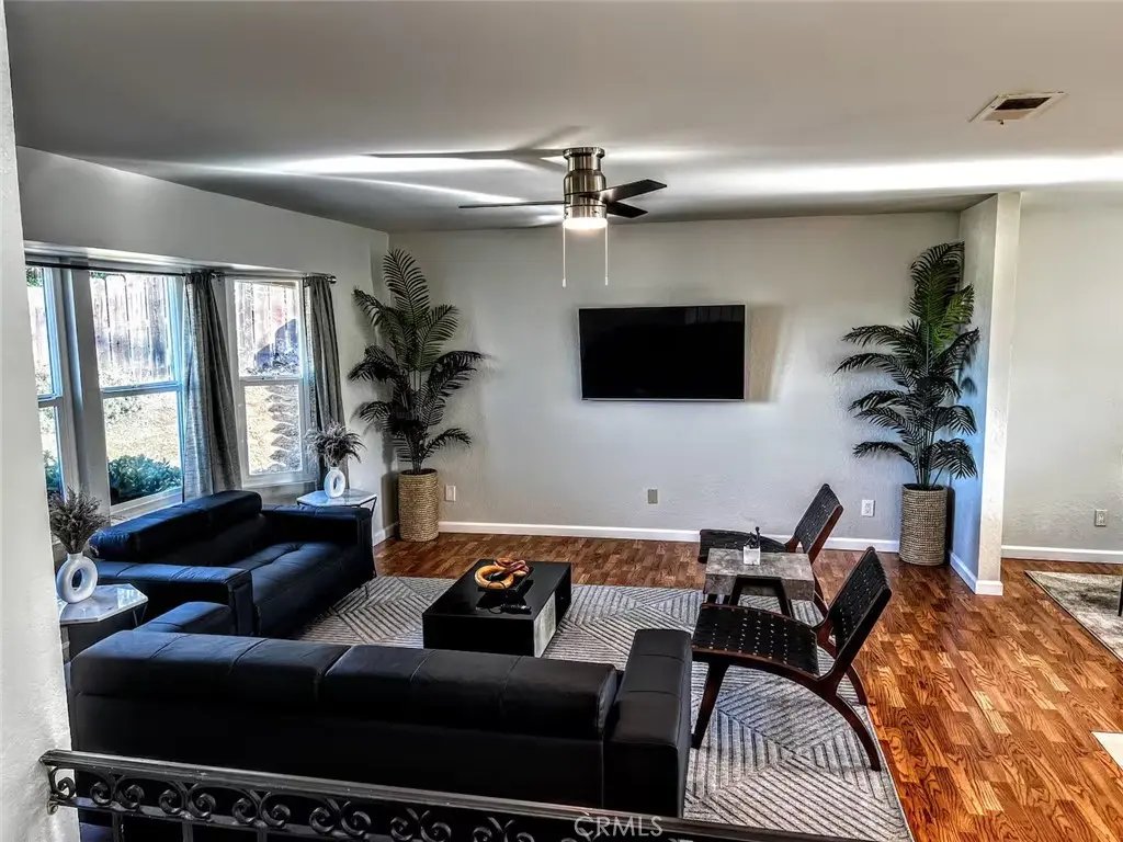 1811 Navajo Place, Escondido, CA — listing photo 1