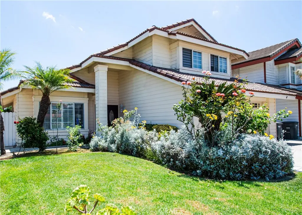 5044 Allington, Lakewood, CA — listing photo 1