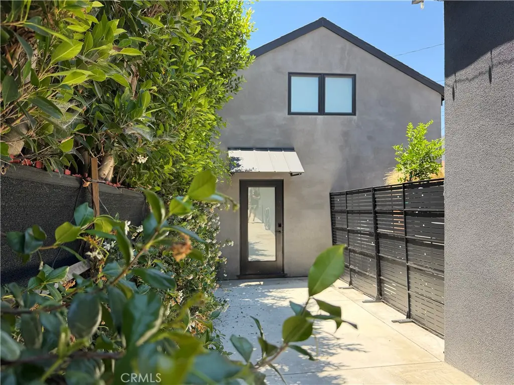 2536 Mayfield 1/2, Montrose, CA — listing photo 1