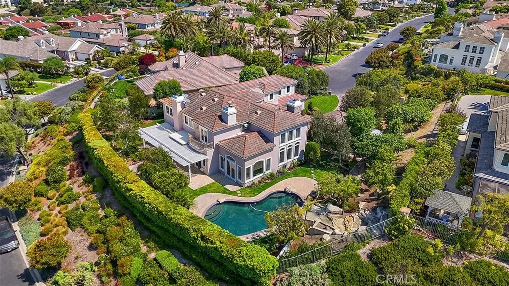 Single Family Residence for rent at 19 Santa Rosa, Rolling Hills Estates, CA featuring 6 beds and 6 baths