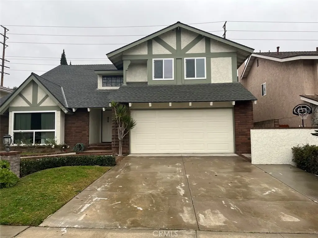 Single Family Residence for rent at 8024 E Woodsboro, Anaheim, CA featuring 4 beds and 3 baths
