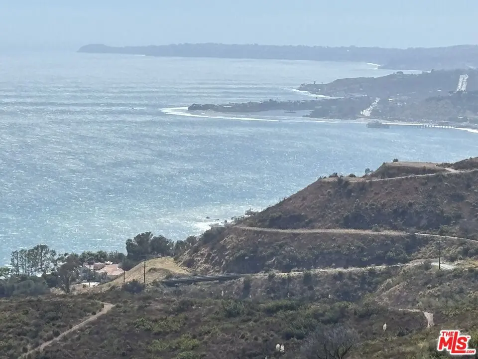 20795 Cool Oak Way, Malibu, CA — listing photo 1