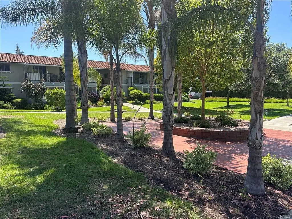 Condominium for sale at 967 Calle Aragon, Laguna Woods, CA featuring 2 beds and 2 baths