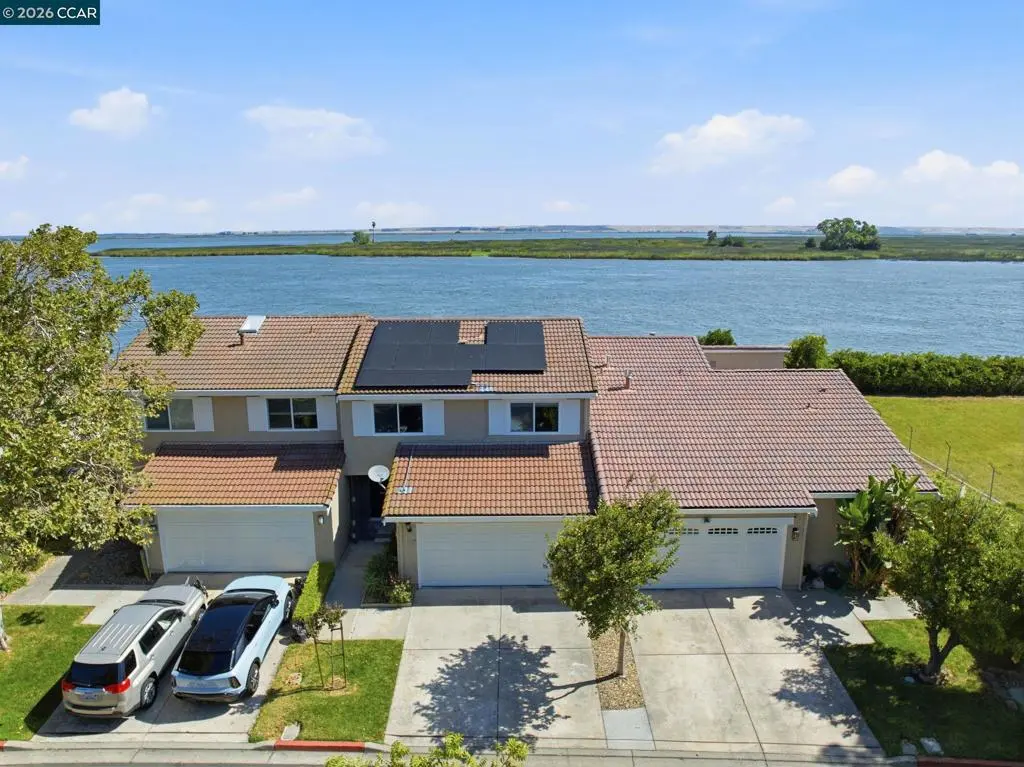 Townhouse for sale at 46 Edgewater Pl, Pittsburg, CA featuring 3 beds and 3 baths