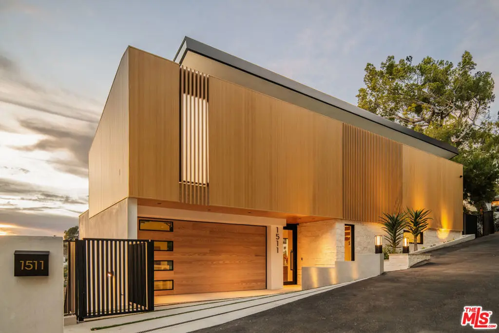 Residential Lease for rent at 1511 Skylark Lane, West Hollywood, Los Angeles County, CA featuring 6 beds and 6 baths