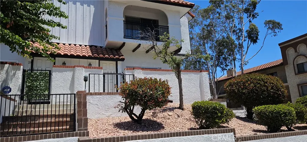 10030 Owensmouth 24, Chatsworth, CA — listing photo 1
