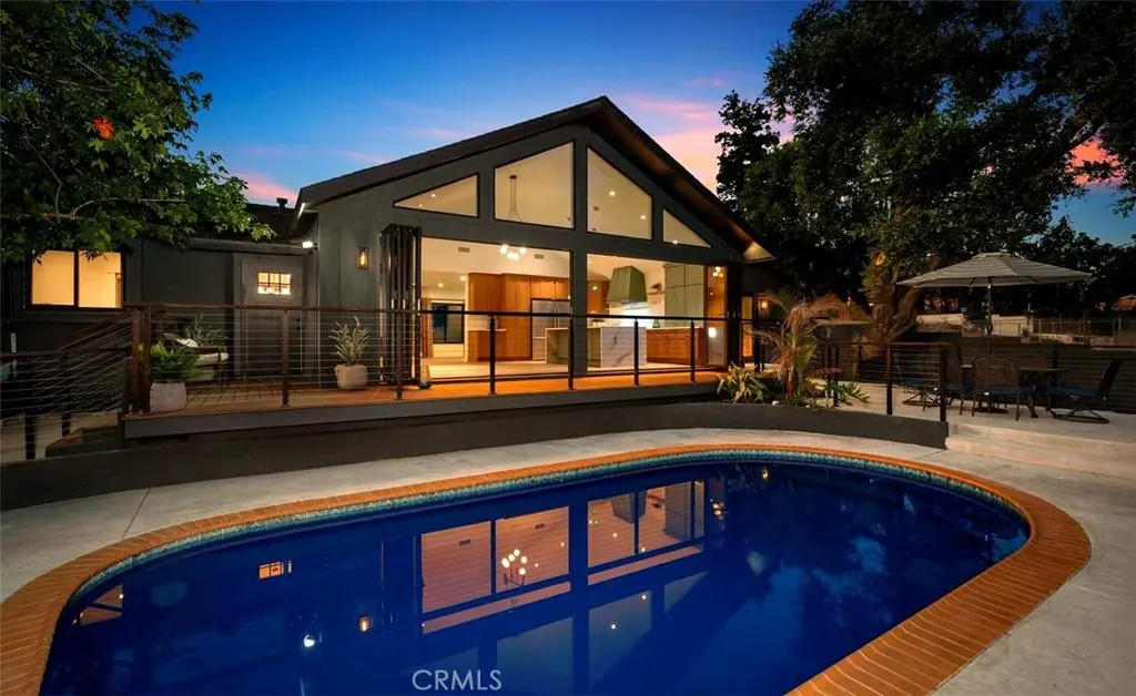 32 W Las Flores Drive, Altadena, CA — listing photo 1
