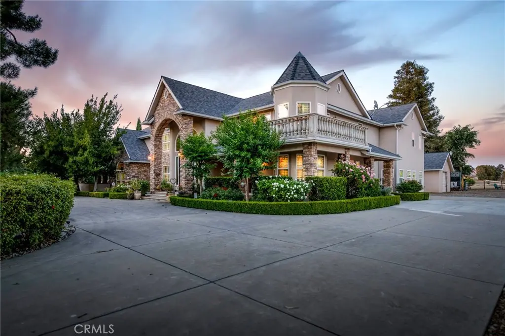 8485 N Madsen, Clovis, CA — listing photo 1