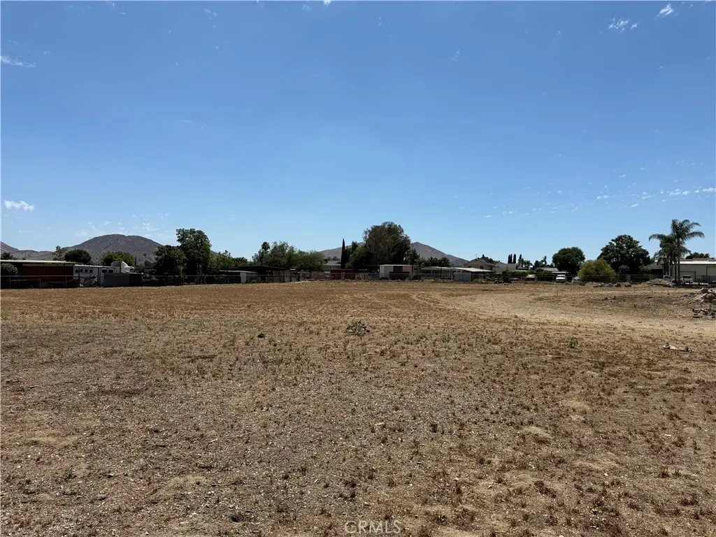 11048 Cactus, Bloomington, CA — listing photo 1