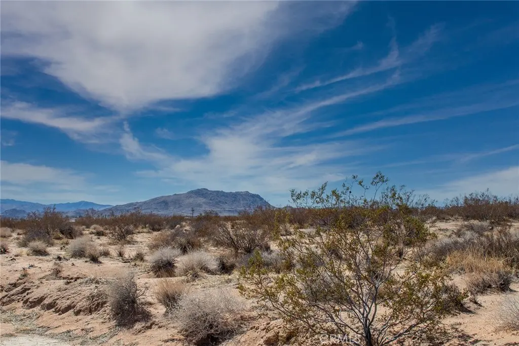 3374 Sunny Hill, Joshua Tree, CA — listing photo 1