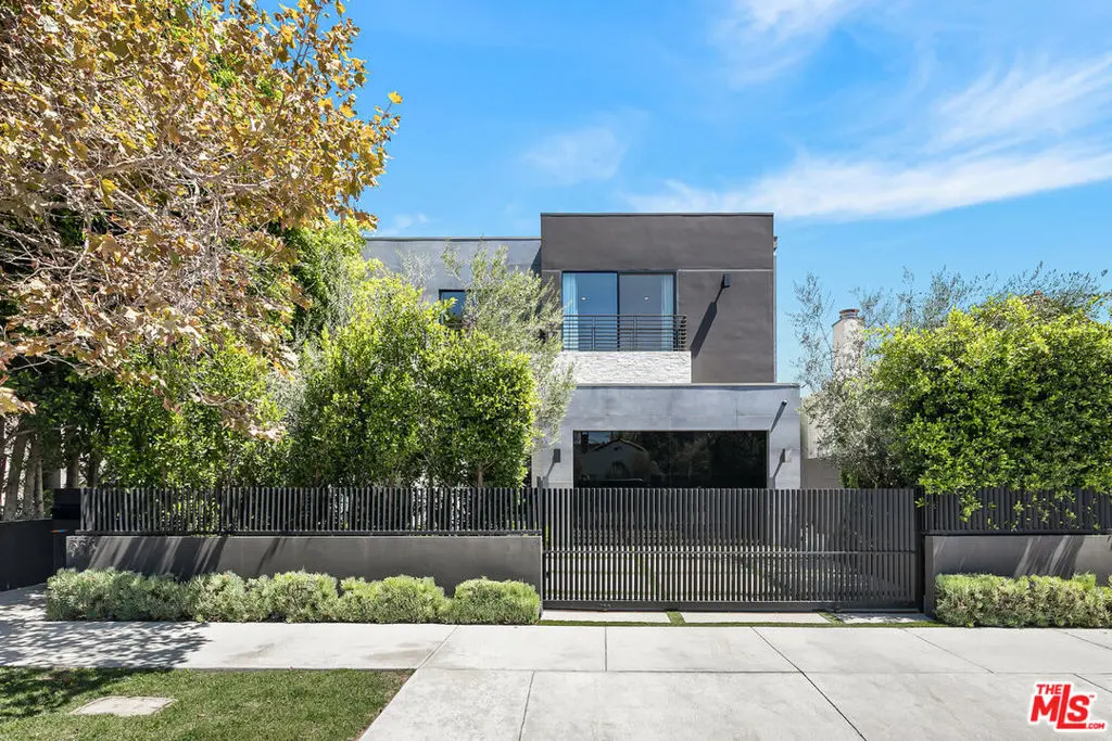 Residential Lease for rent at 356 N La Jolla Avenue, Los Angeles, Los Angeles County, CA featuring 5 beds and 7 baths