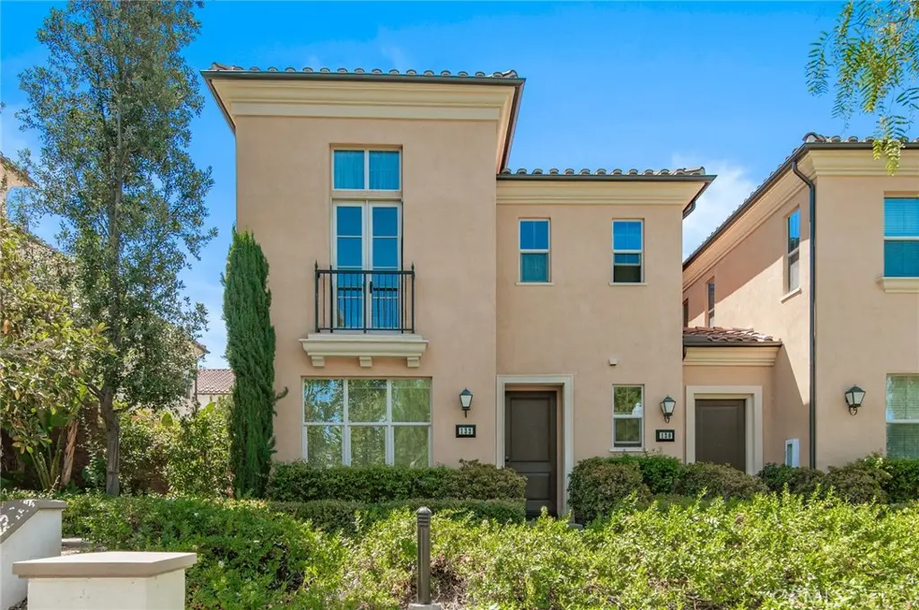 Condominium for rent at 132 Parkwood, Irvine, CA featuring 3 beds and 3 baths