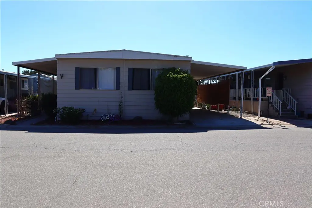 Manufactured In Park for sale at 142 Via Rosal, Camarillo, CA featuring 3 beds and 2 baths