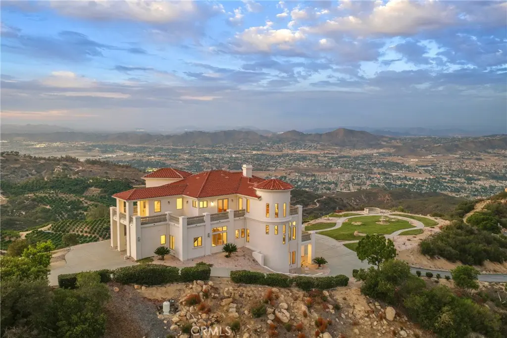 Single Family Residence for sale at 20634 Paseo Montana, Murrieta, CA featuring 4 beds and 4 baths