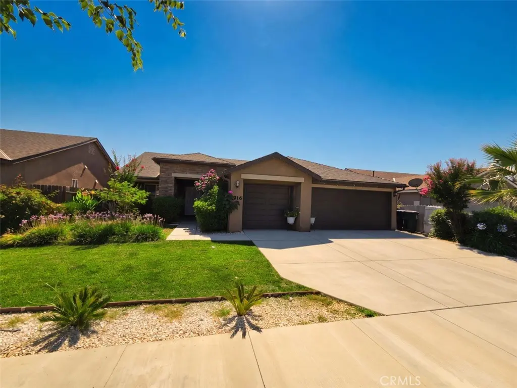 Single Family Residence for sale at 1816 N Irma, Visalia, CA featuring 3 beds and 2 baths