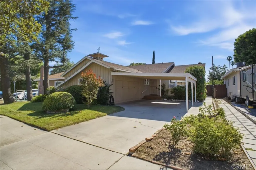 7007 Whitaker, Lake Balboa, CA — listing photo 1